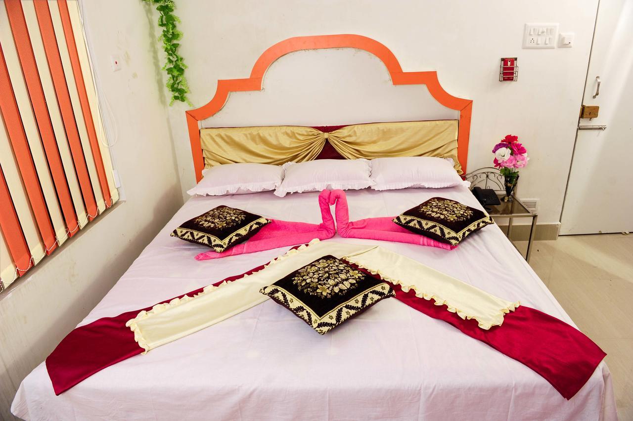 Jayanti Hotel Tarapith Exterior photo